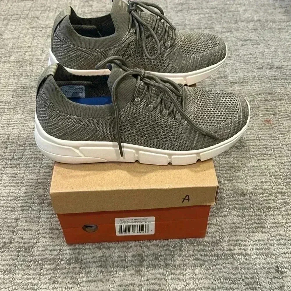 HUHV Tech Knit Recovery Lace-Up Lifestyle Walking and Athletic Shoe with HEALIUM